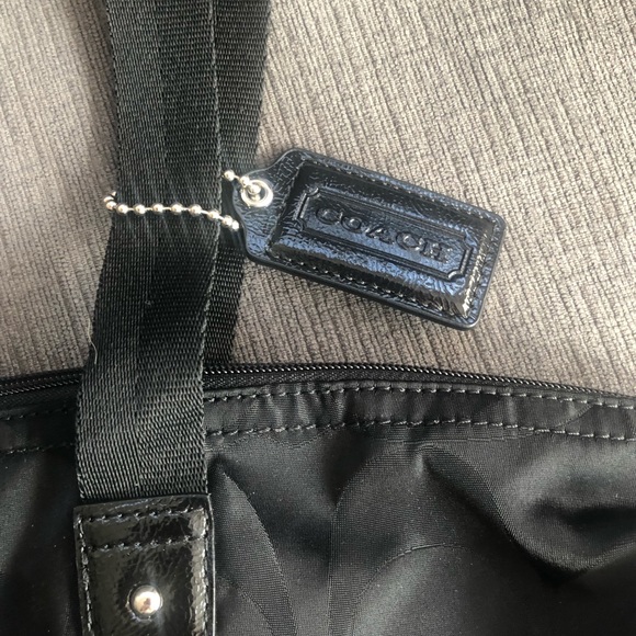 Perfect condition Coach tote- with zipper - Picture 2 of 5